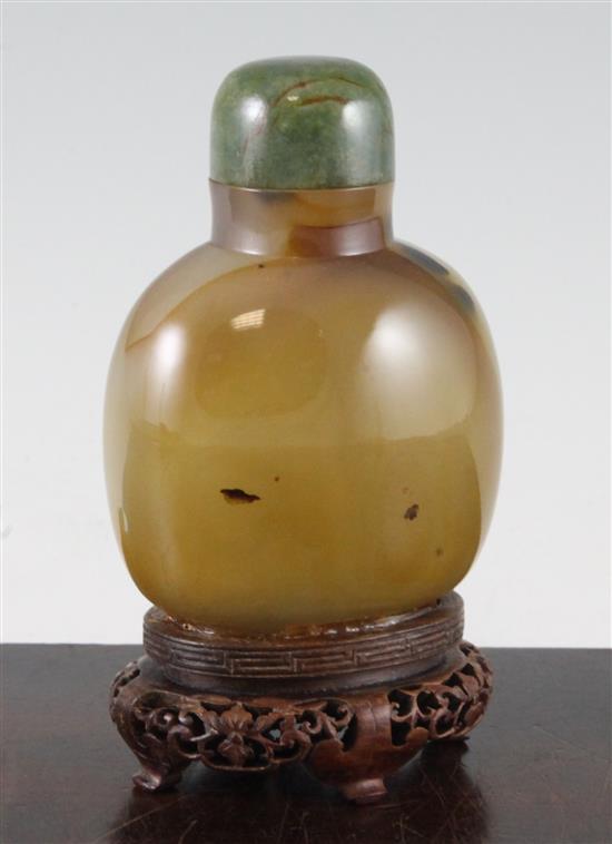 A Chinese shadow agate table snuff bottle, 11cm incl. stand